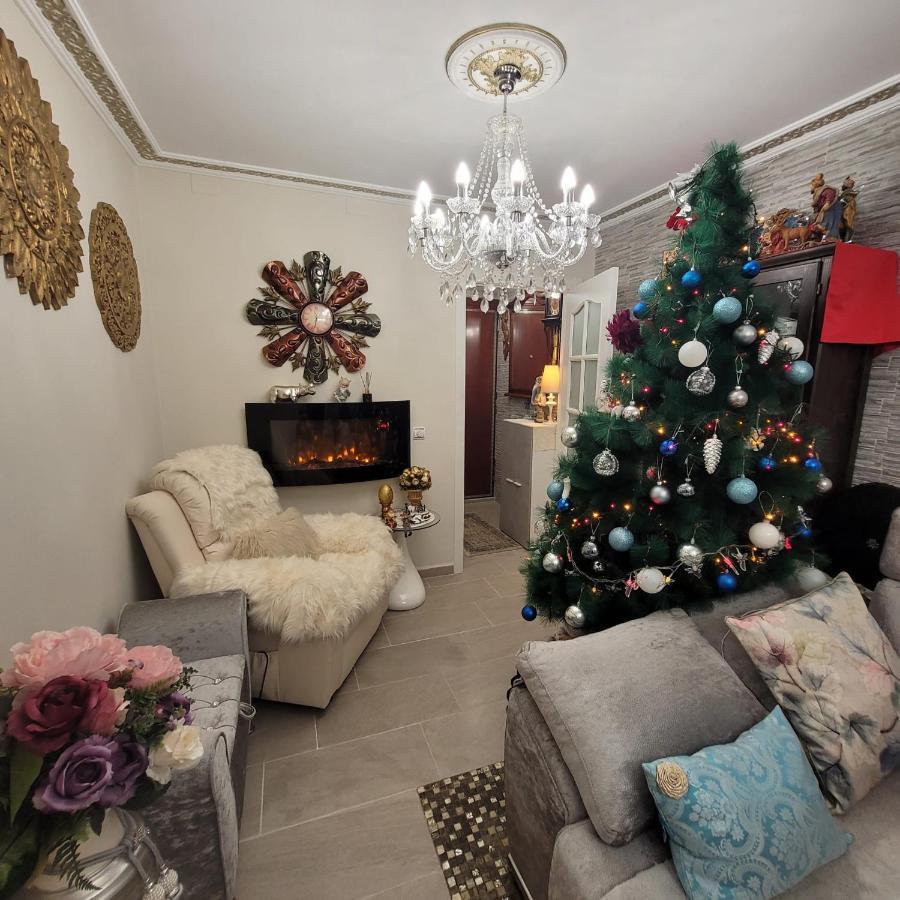 Shared Accommodation A Room With A View Of The Garden Seville Exterior photo